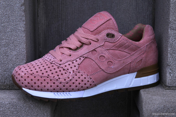 play cloths x saucony shadow 5000 cotton candy pack